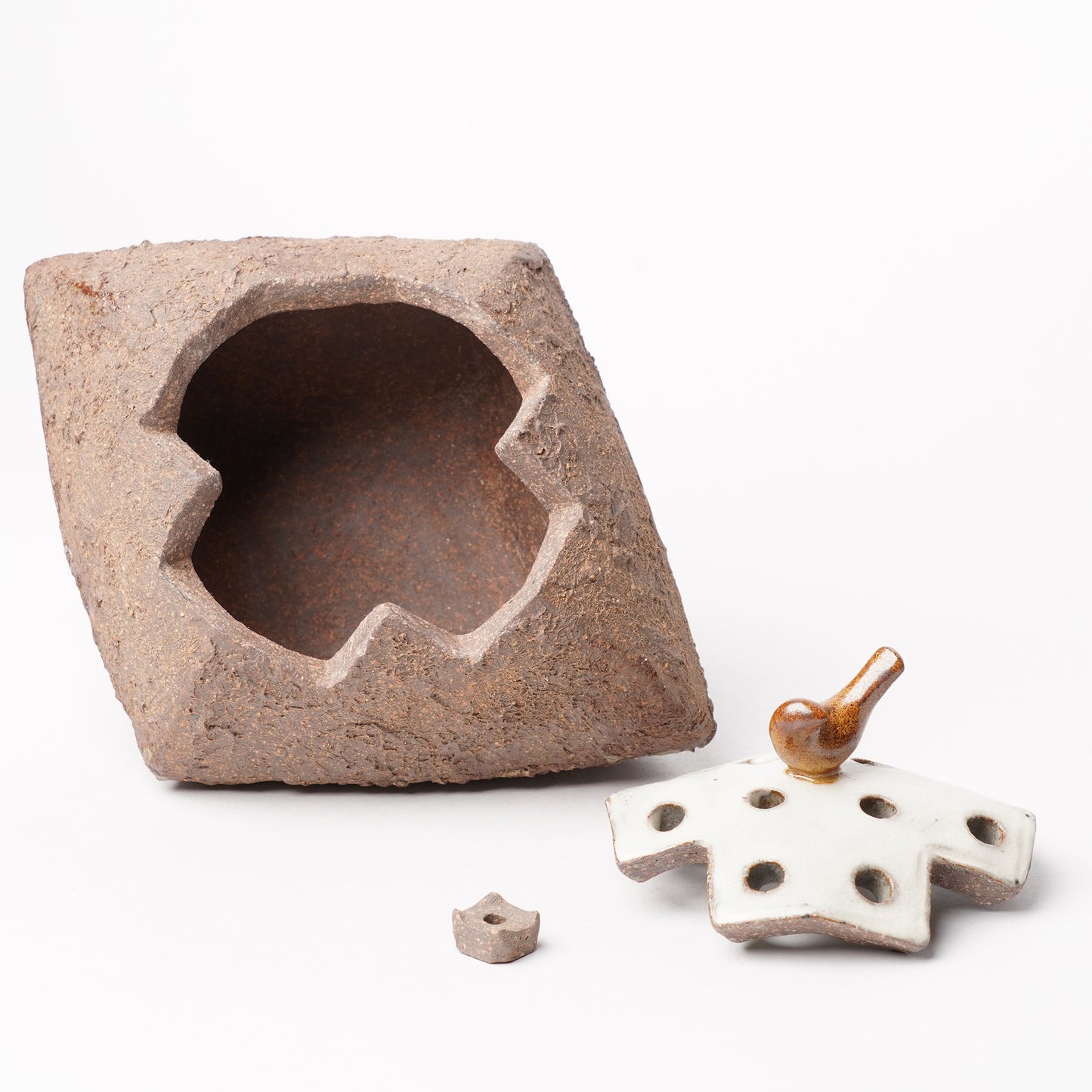 Toshinobu Araya Ryukakugama Incense Burner