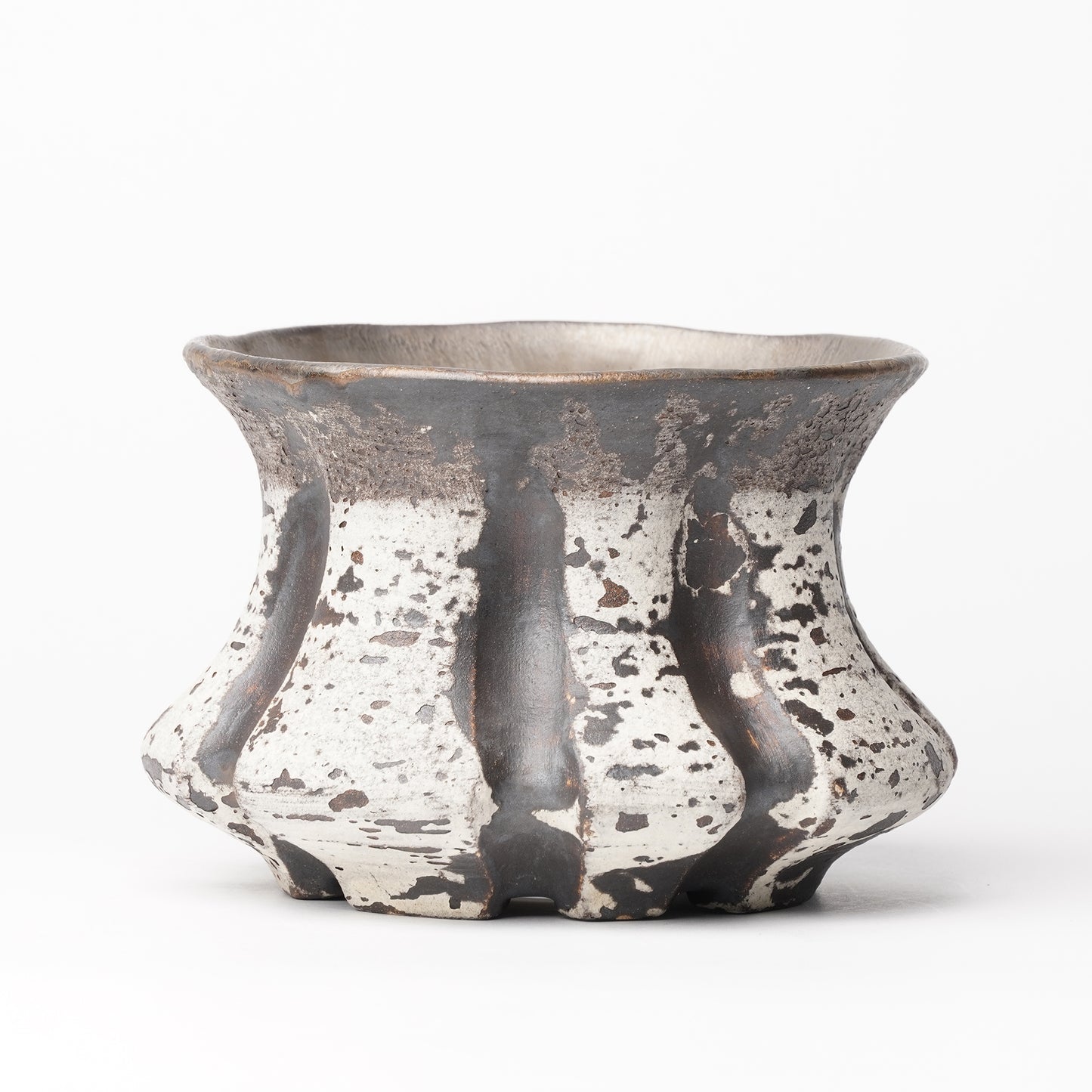 Nobuko Konno planter Black