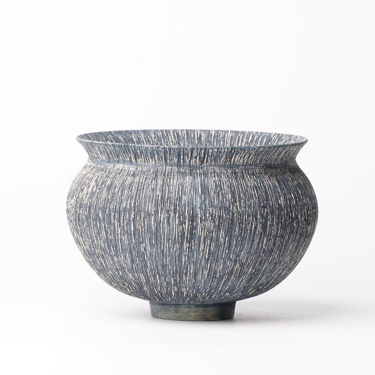 Nobuko Konno planter Blue