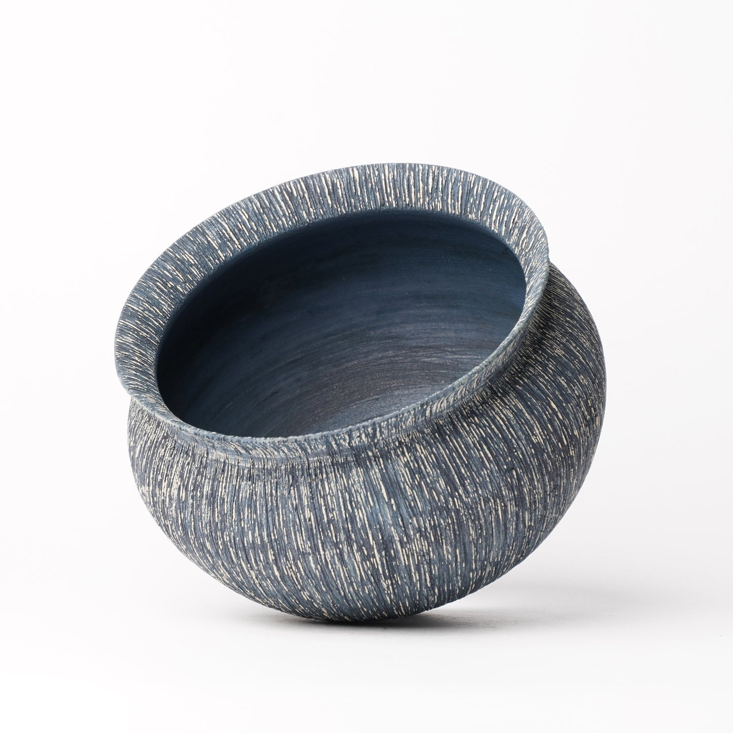 Nobuko Konno planter Blue