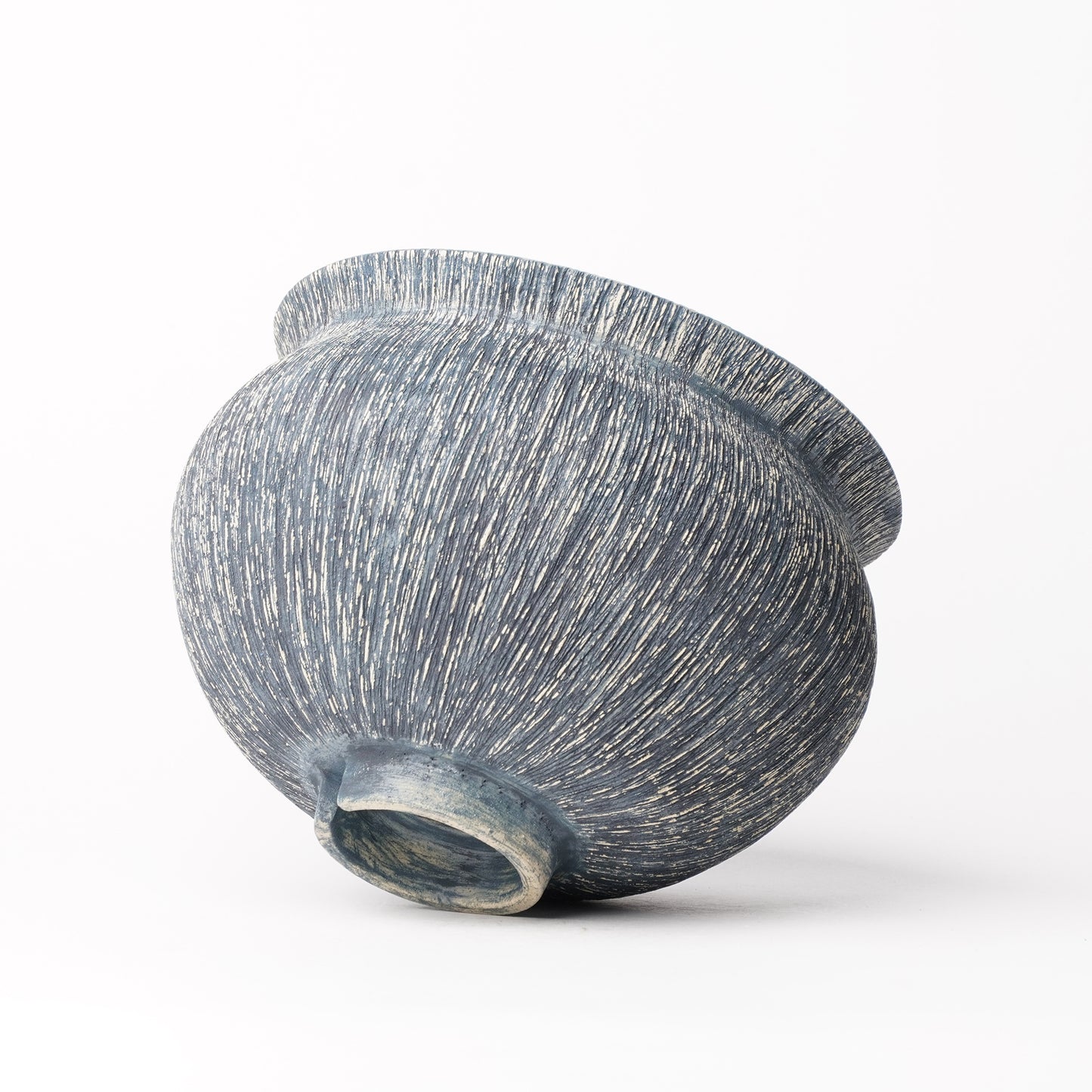 Nobuko Konno planter Blue
