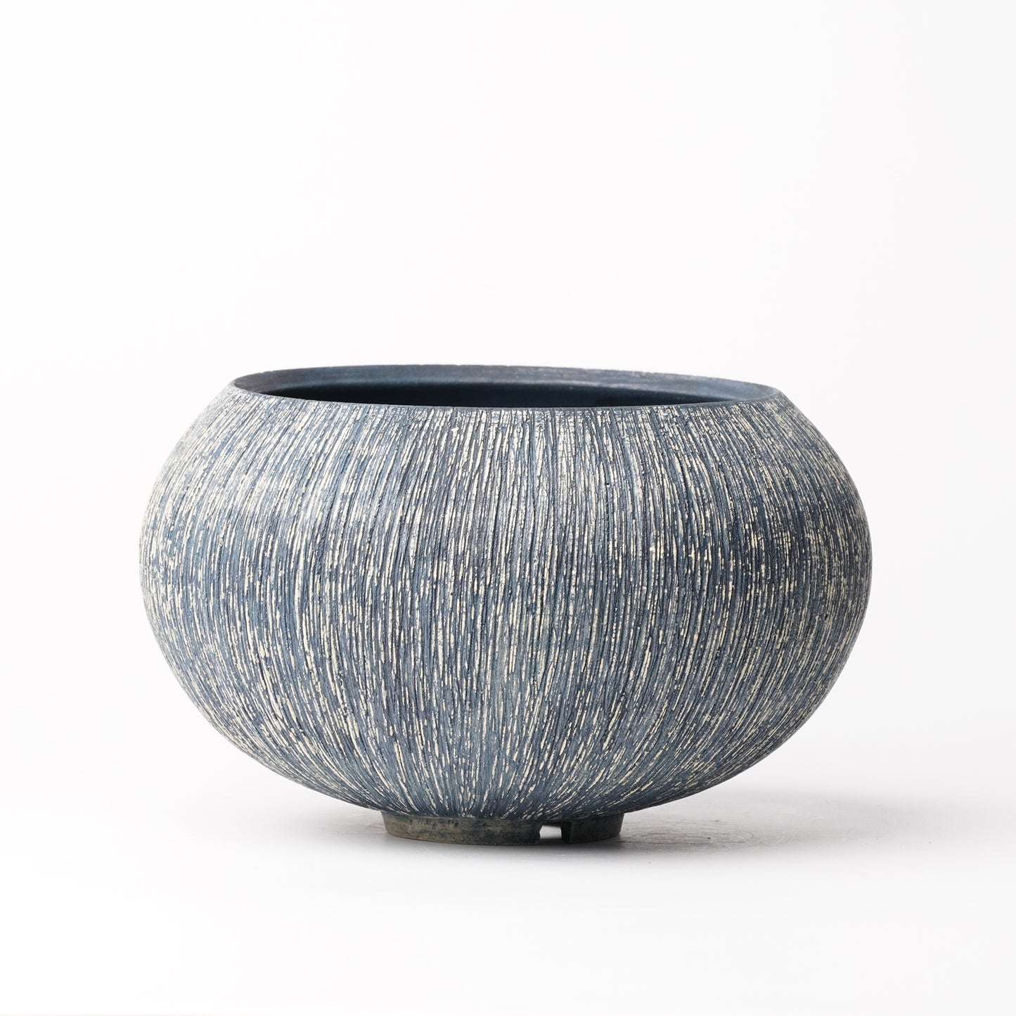 Nobuko Konno planter Blue