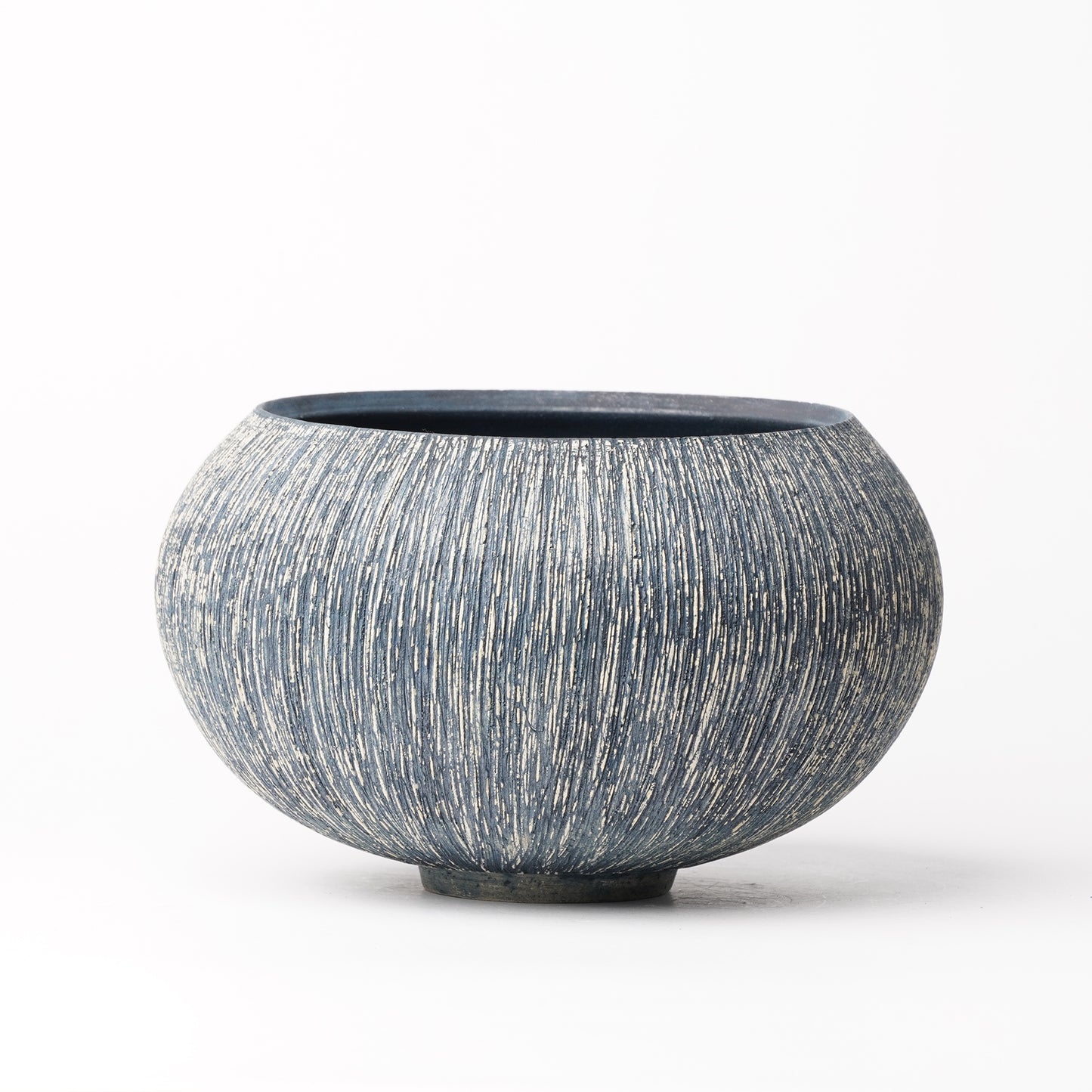 Nobuko Konno planter Blue
