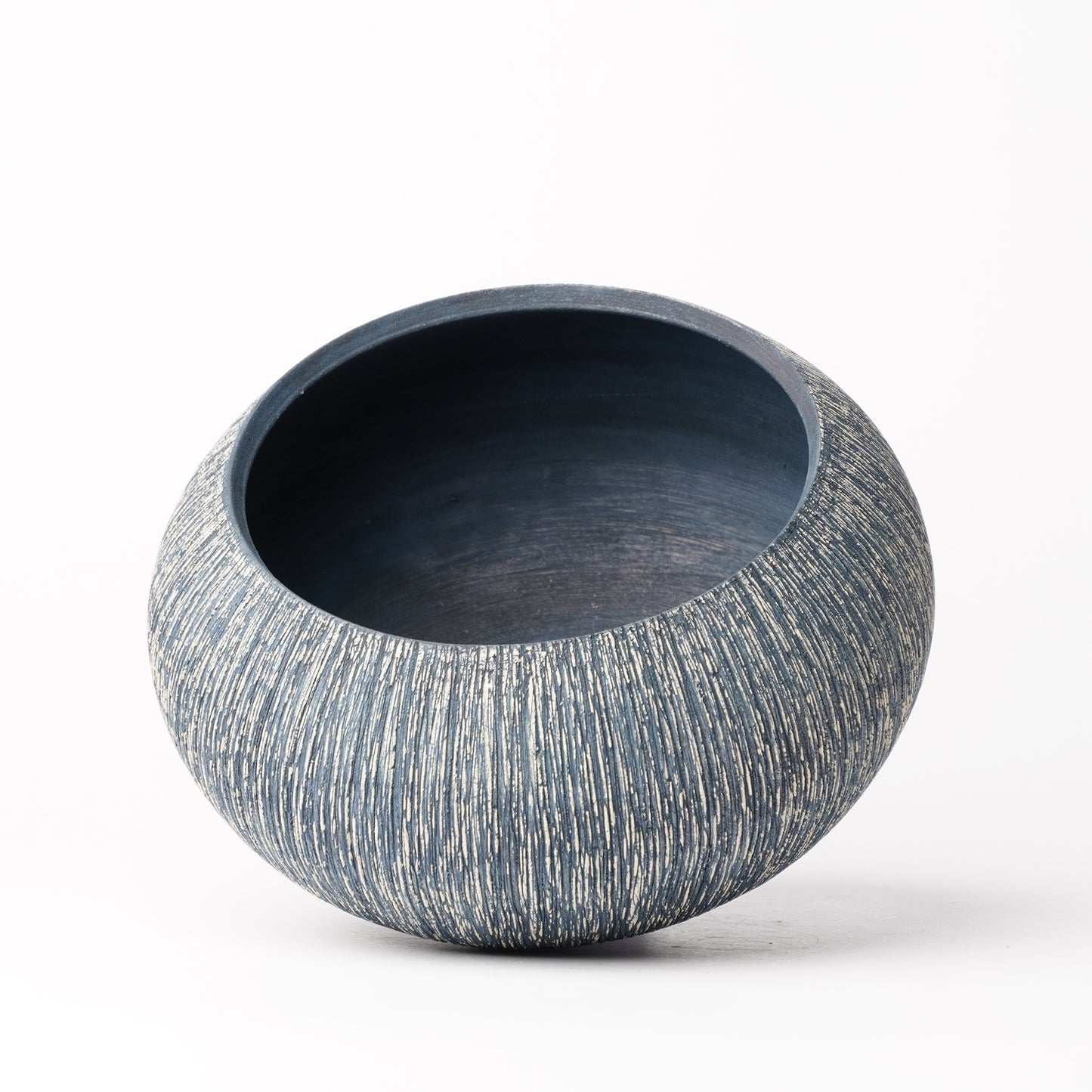 Nobuko Konno planter Blue
