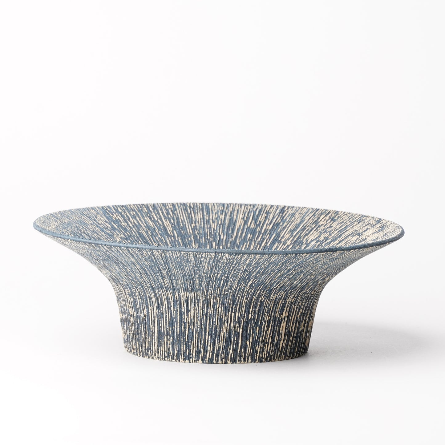 Nobuko Konno planter Blue