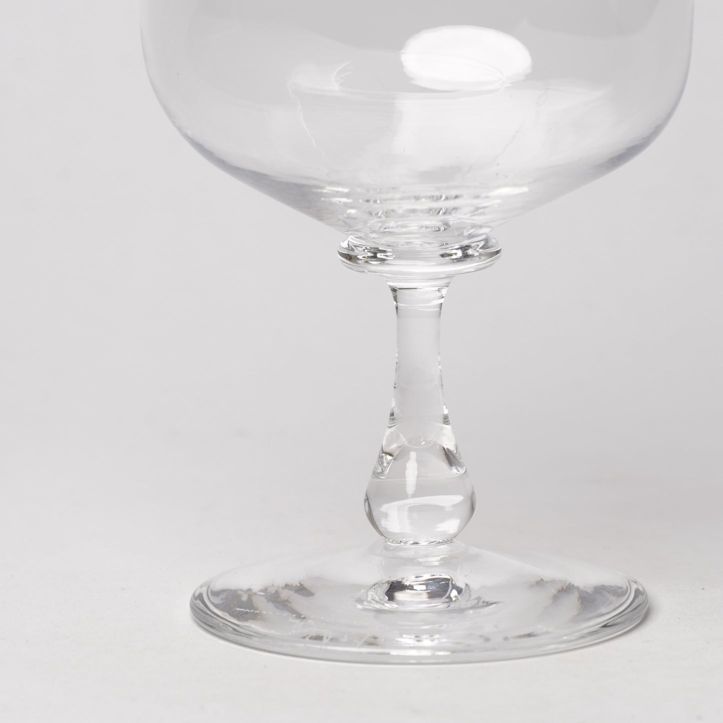 Taiga Oku Wine Glass