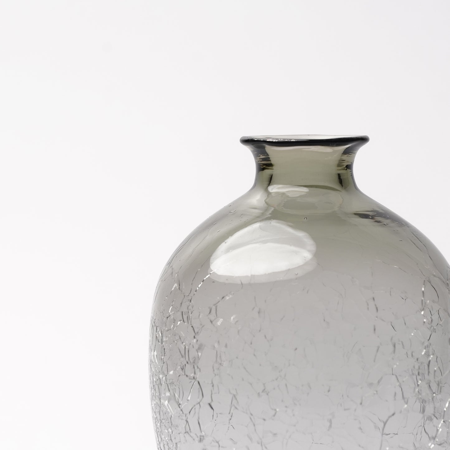 Daisaku Hashimura Crack Glass Vase Grey