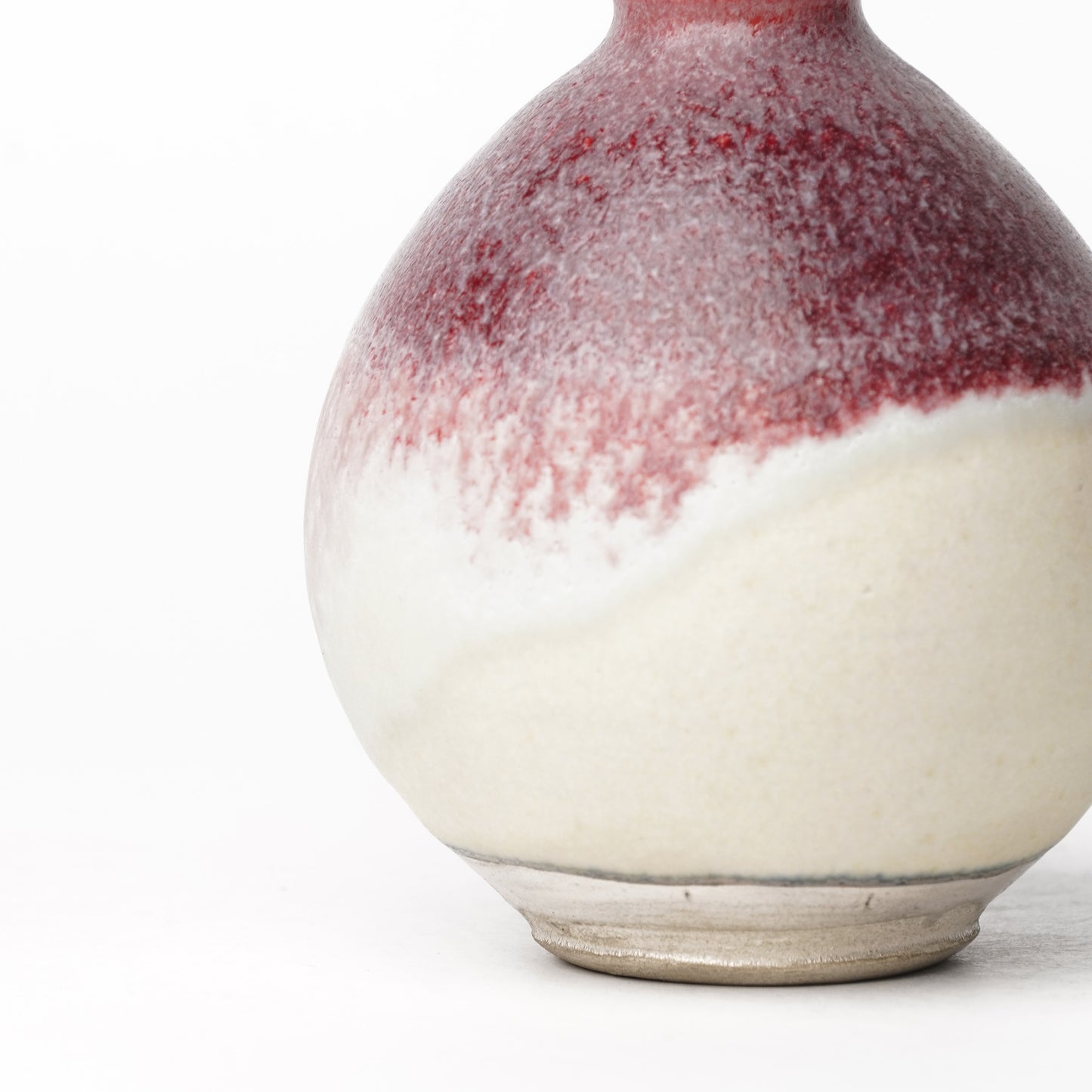 Nobuhito Nakaoka Colored Ash Glaze Tokkuri Sake Saucer with gold