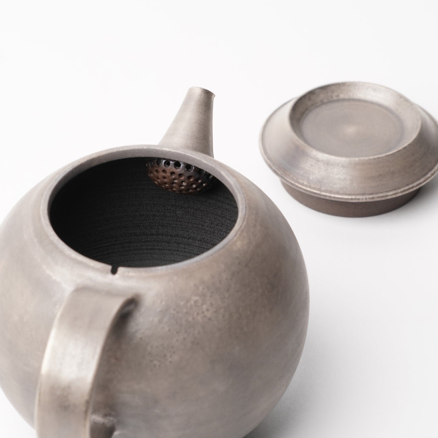 Hands of Mino Exhibition Tatsuya Hattori Tea Pot with silver