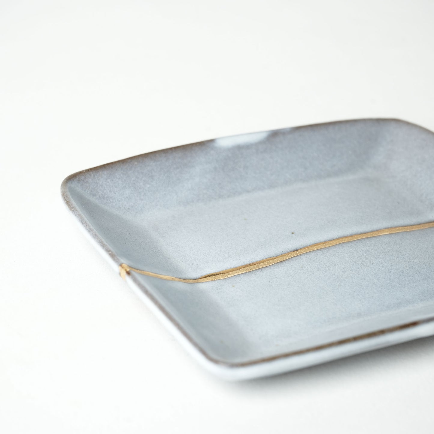 Aoi Watanabe Plate with Gold