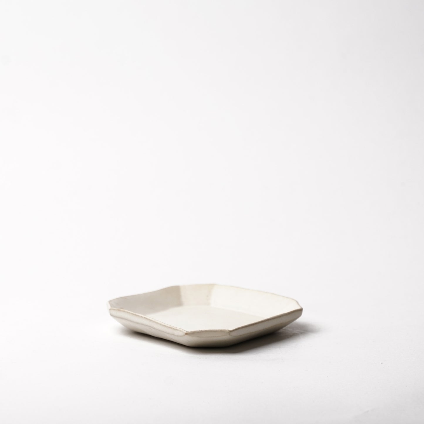 Yuta Tsukamoto diamond-shaped Plate White