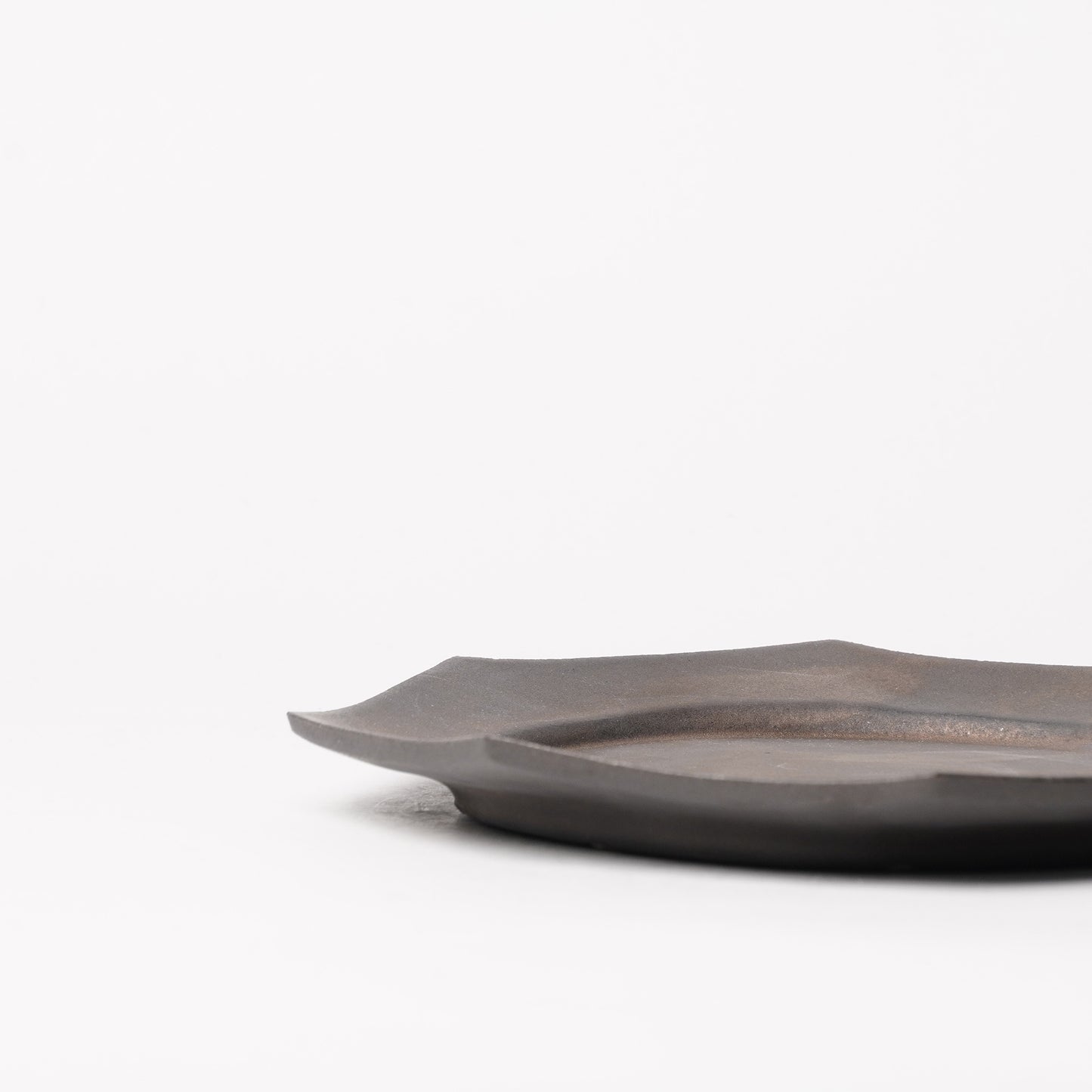 Yuta Tsukamoto Octagon Dinner Plate Black