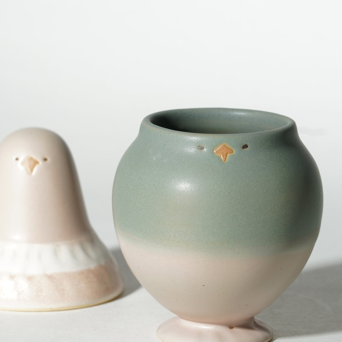 Miki Furuhata Japanese pottery Vase vessel
