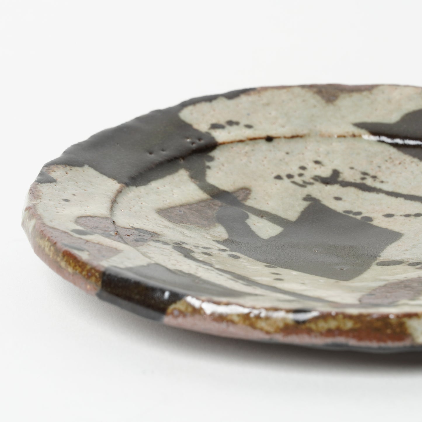 Junri Hamada Kuro Oribe Round Plate M