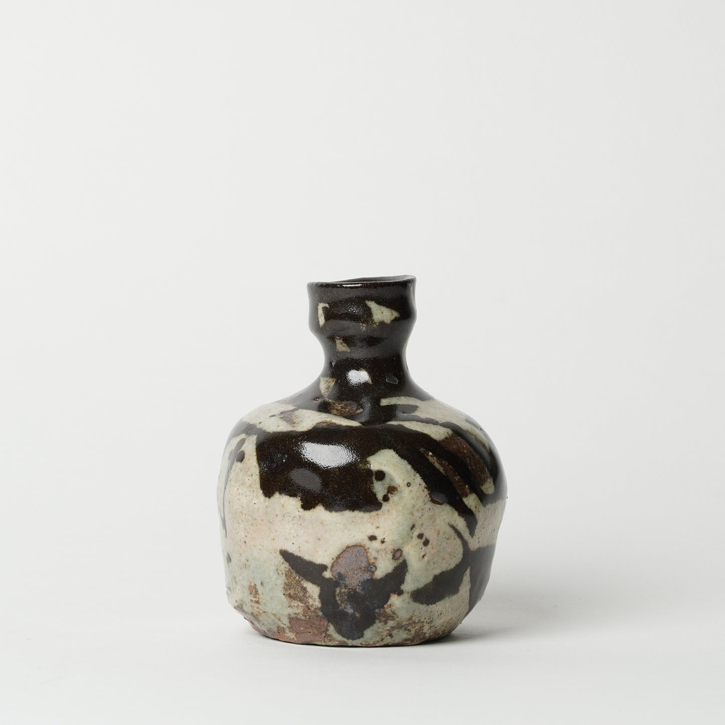 Junri Hamada Kuro Oribe Tokkuri Sake Saucer