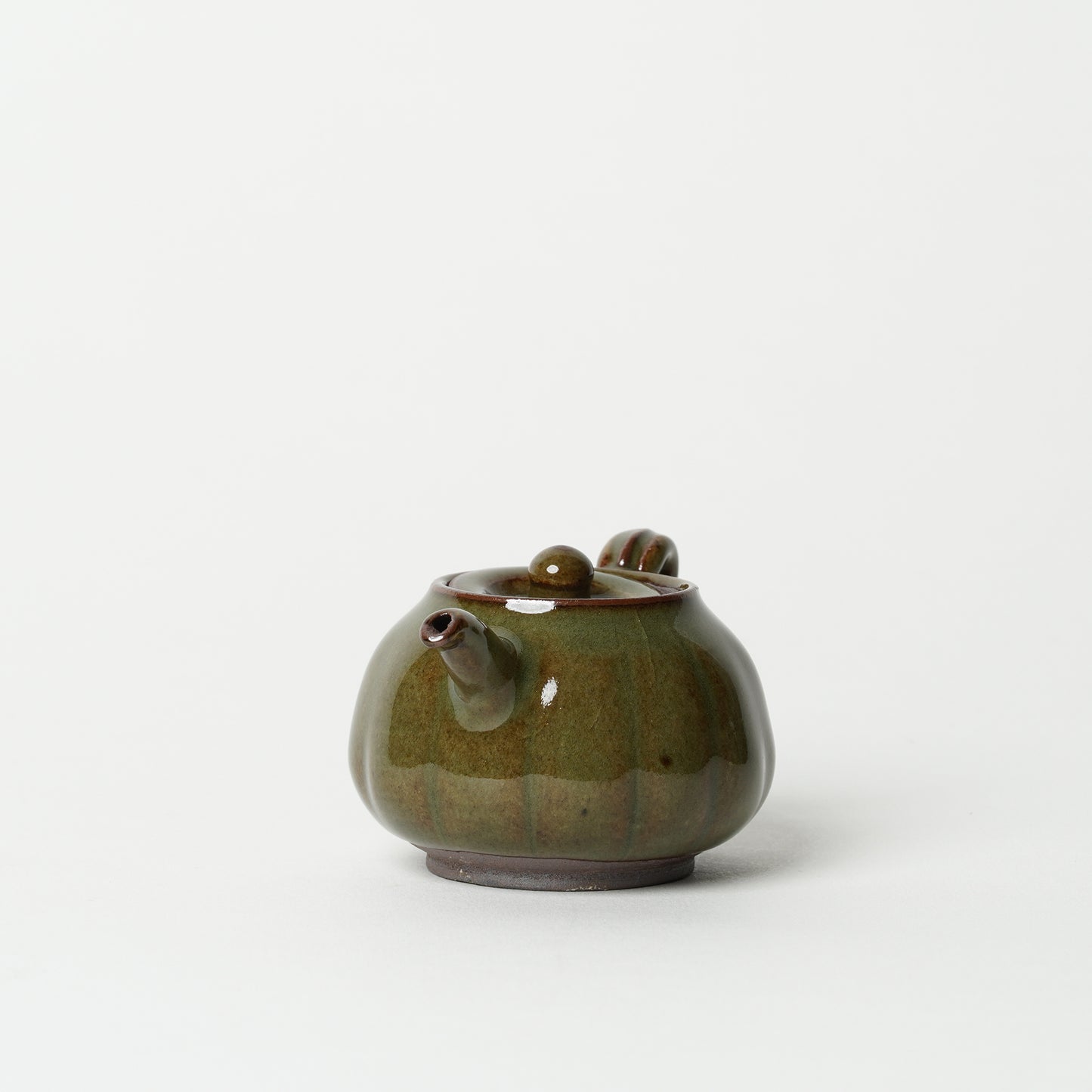 Toshinobu Araya Ryukakugama Soy Sauce Server