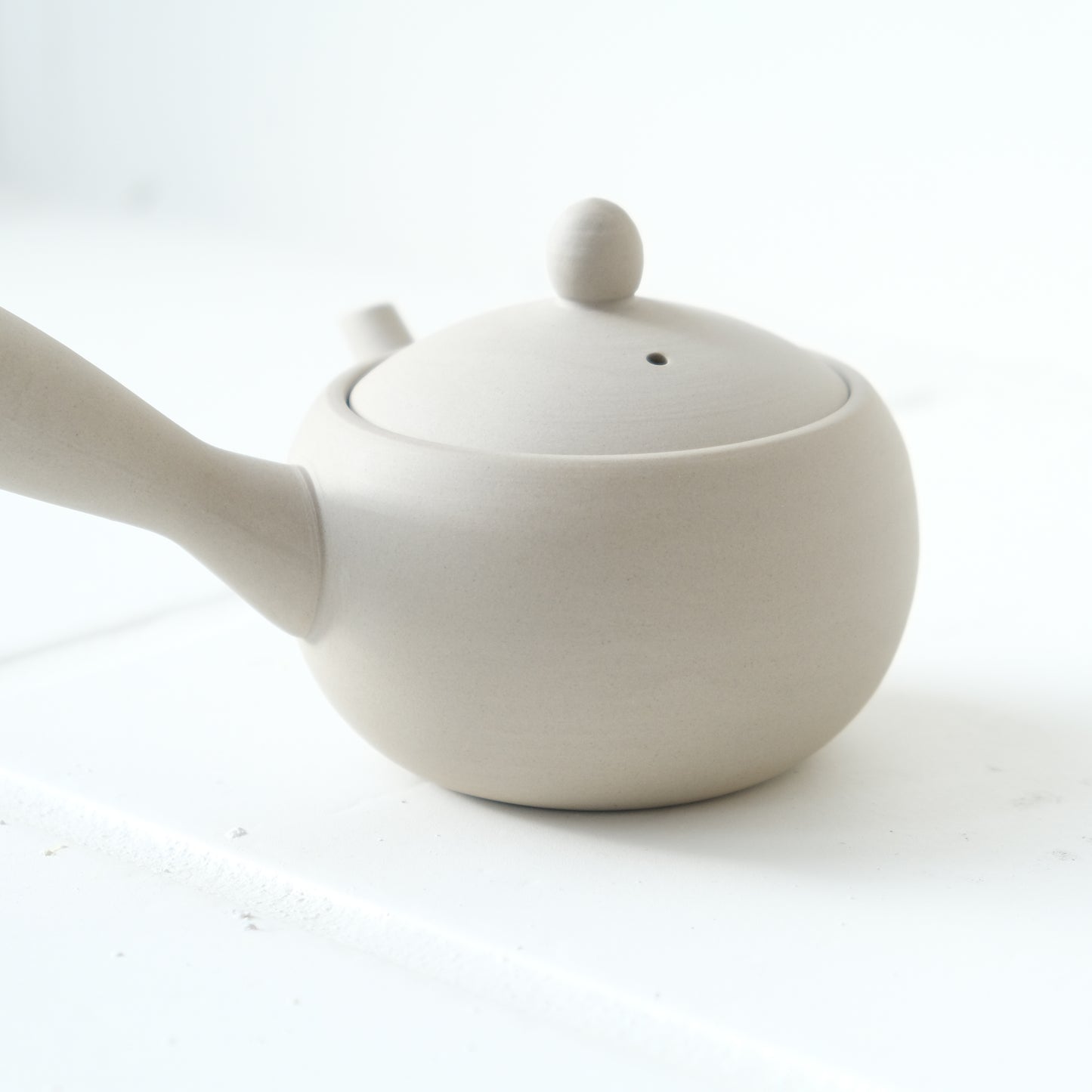 Nankei Tea Pot Large Sand