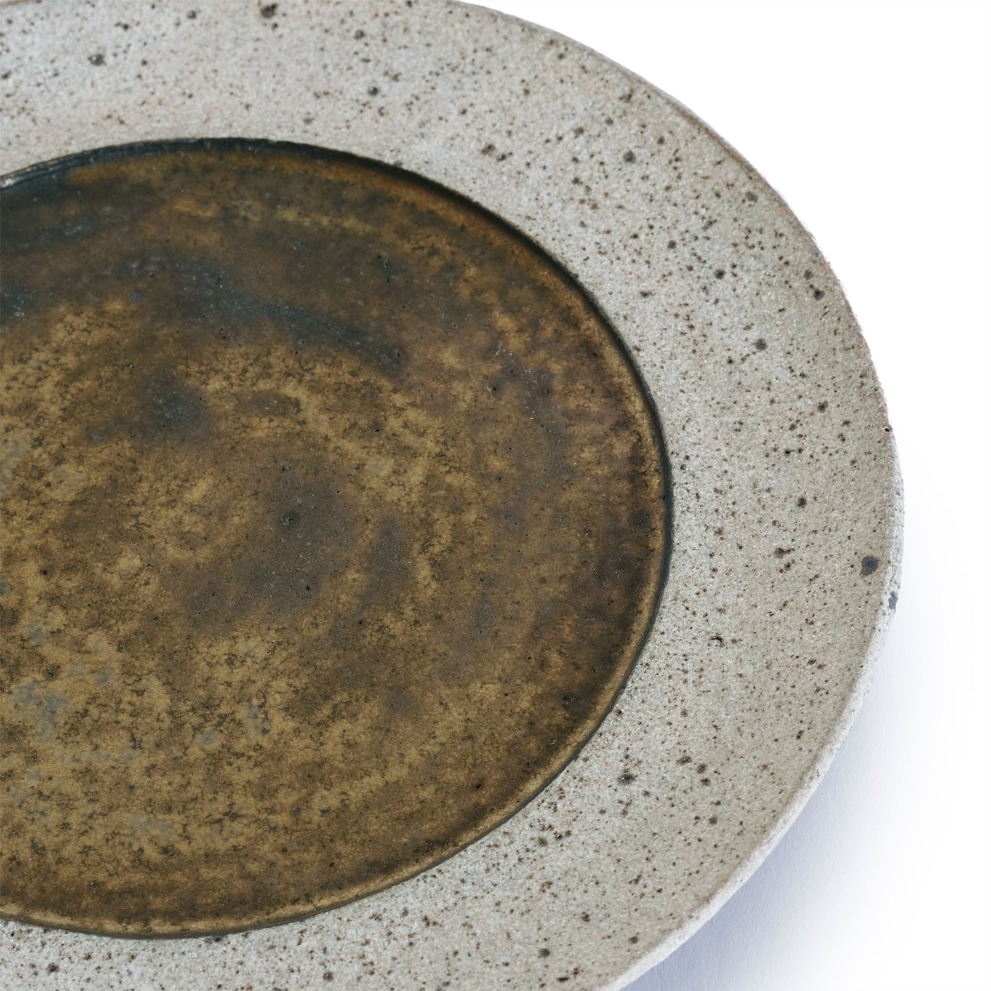 Yusuke Wakasa Round Rim Plate M White Sand x Withered gold