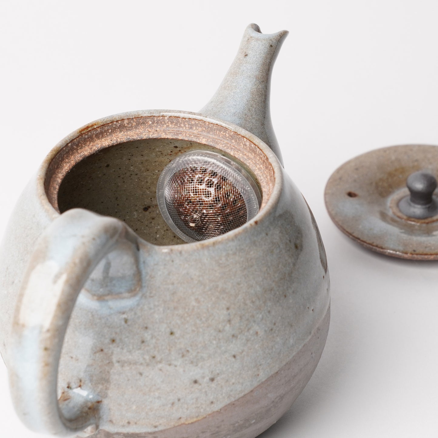 Toshinobu Araya Ryukakugama Tea Pot