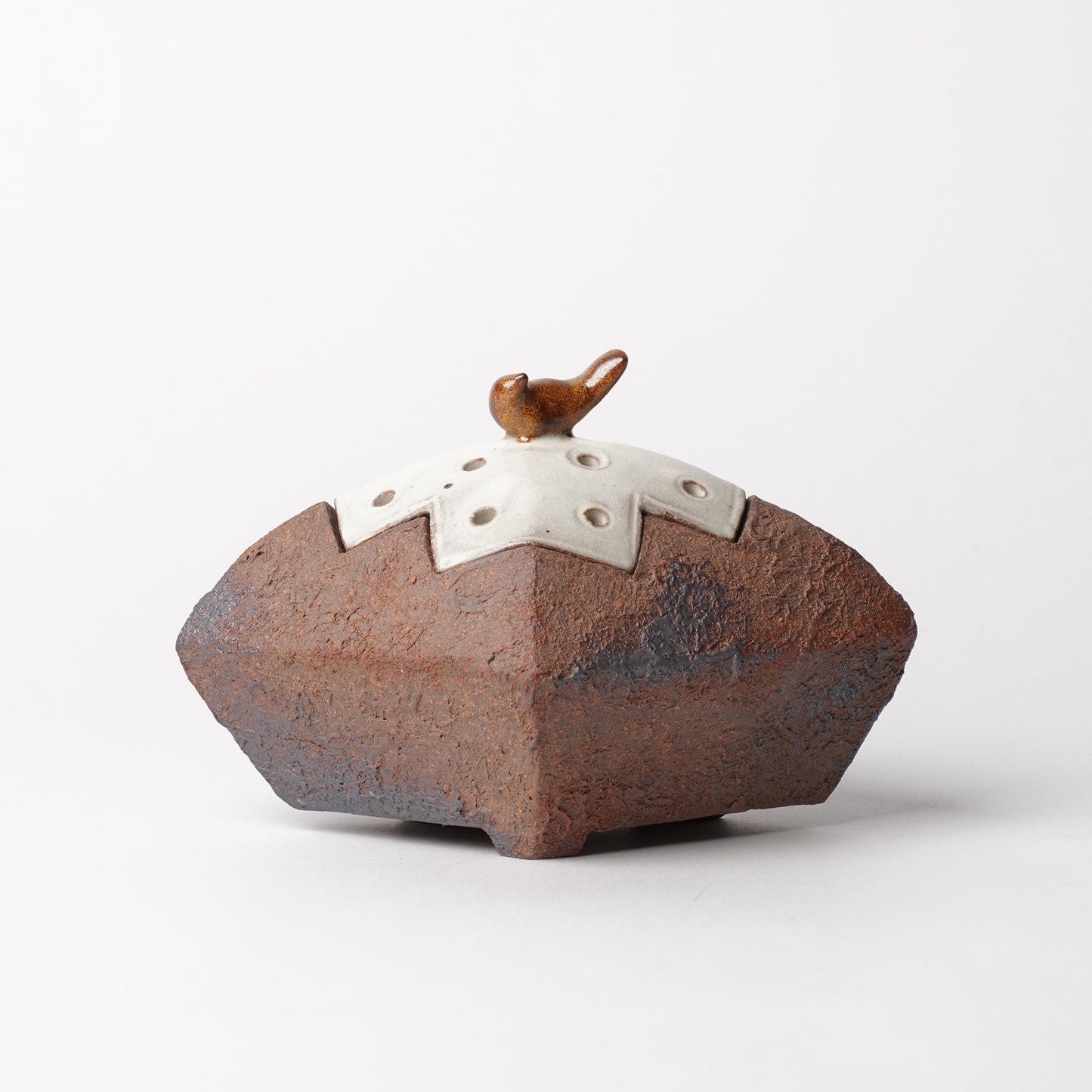 Toshinobu Araya Ryukakugama Incense Burner