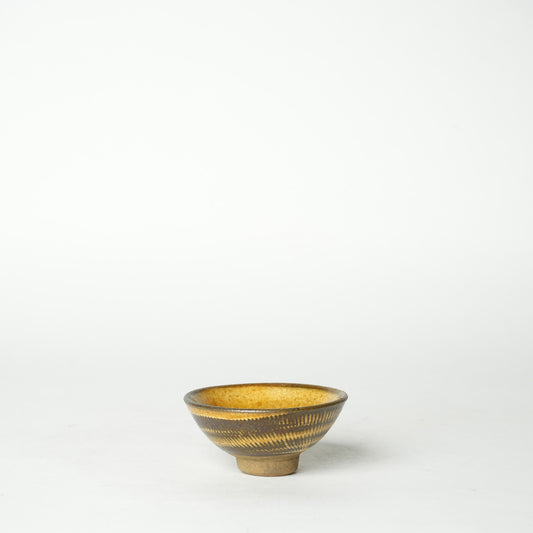 Onta-yaki Tobikanna Guinomi Sake Cup