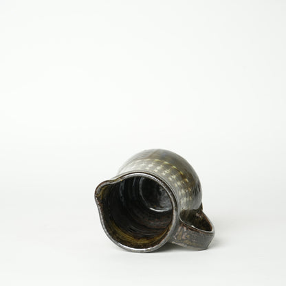 Onta-yaki Tobikanna Pitcher