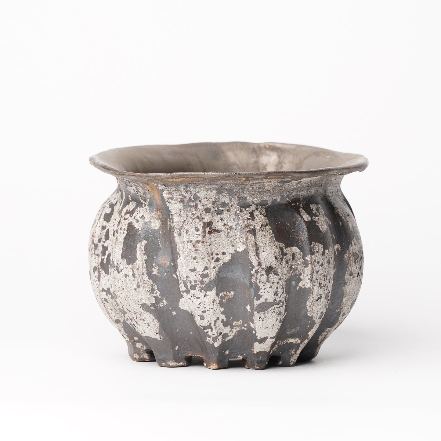 Nobuko Konno planter Black