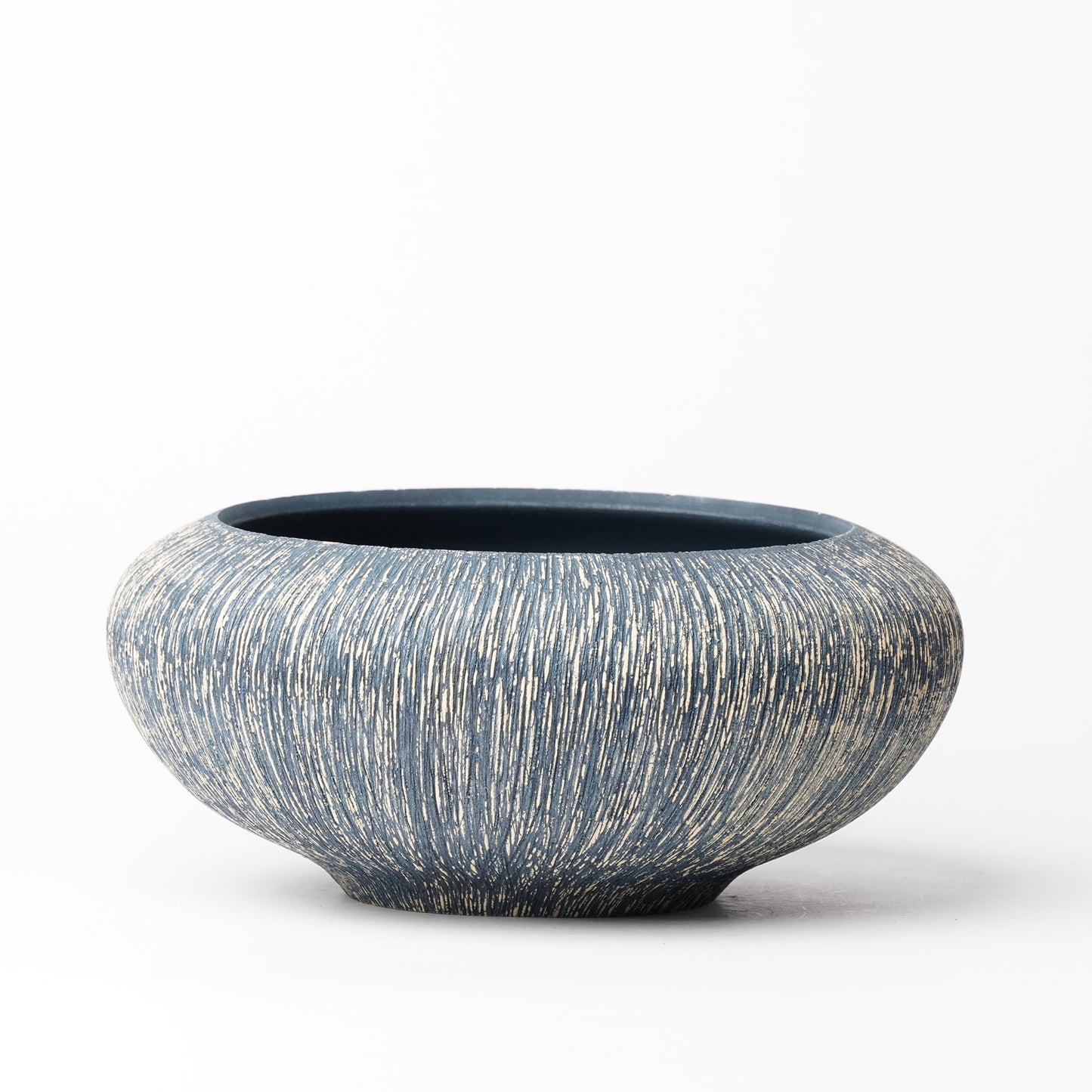 Nobuko Konno planter Blue