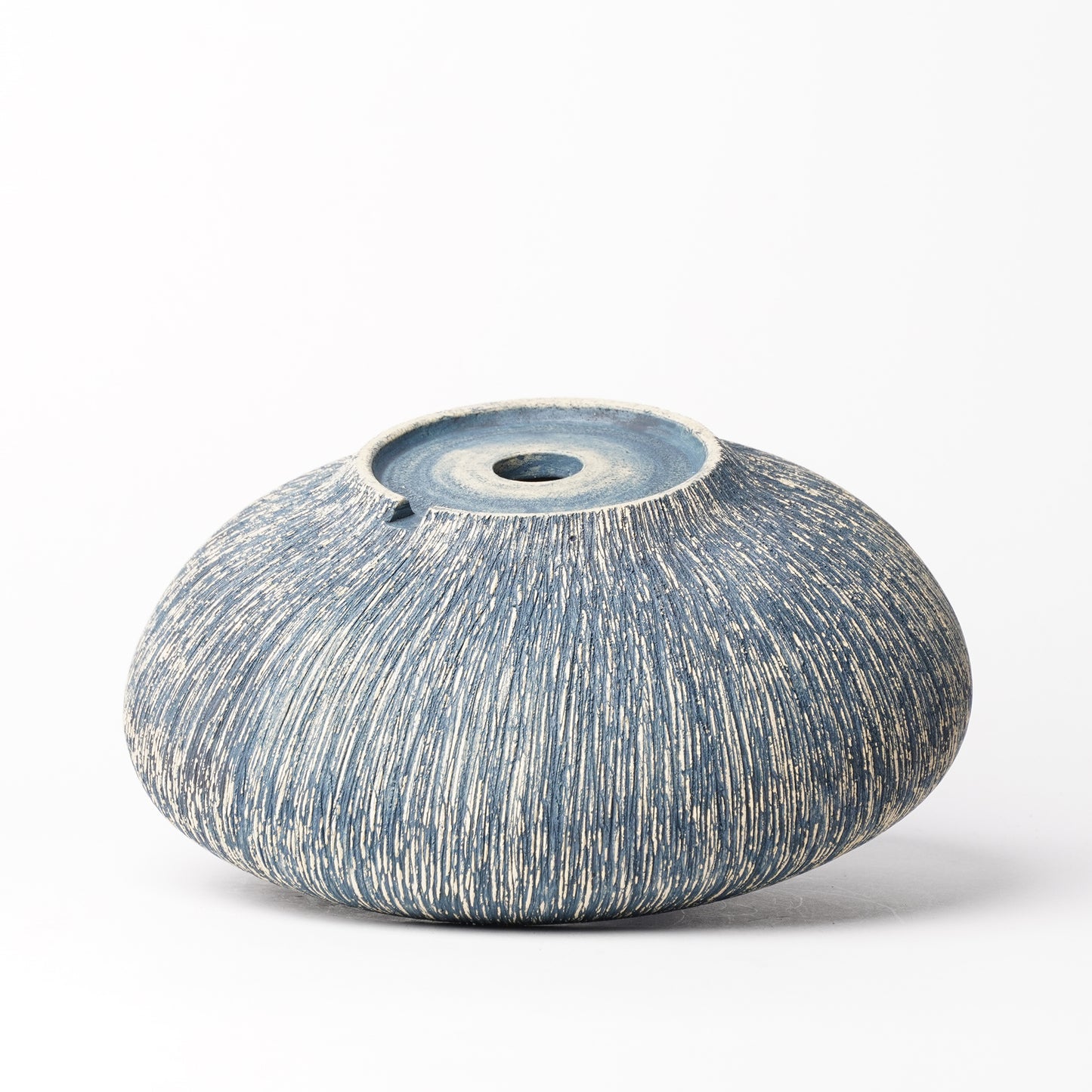 Nobuko Konno planter Blue