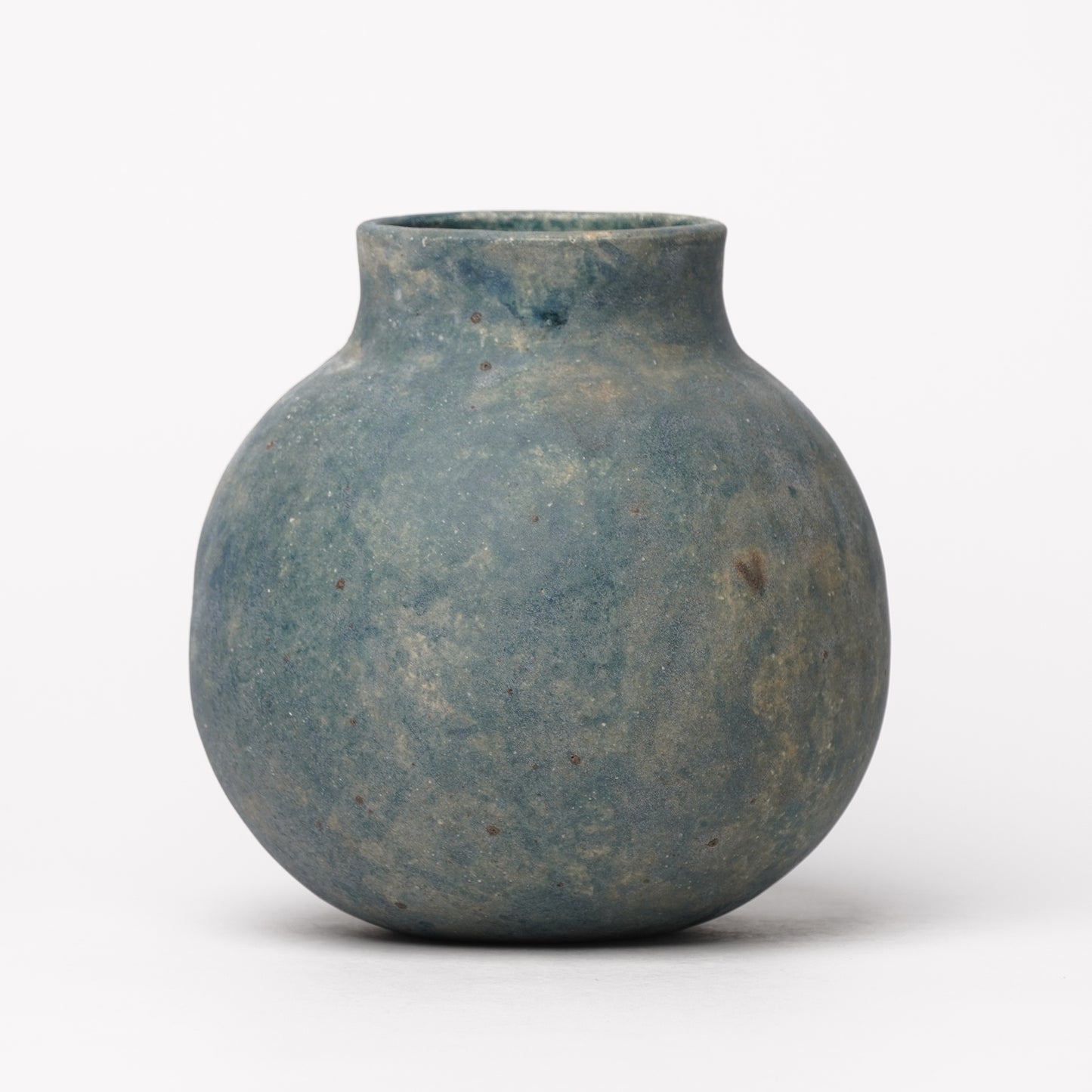 Tomomi Mizutani Vase