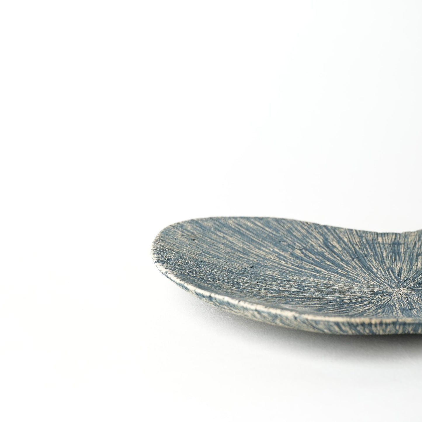 Nobuko Konno Coral Leaf Plate