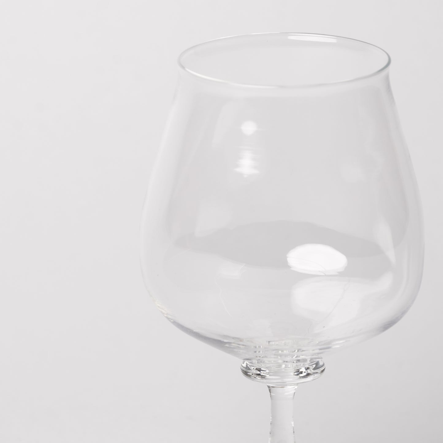 Taiga Oku Wine Glass