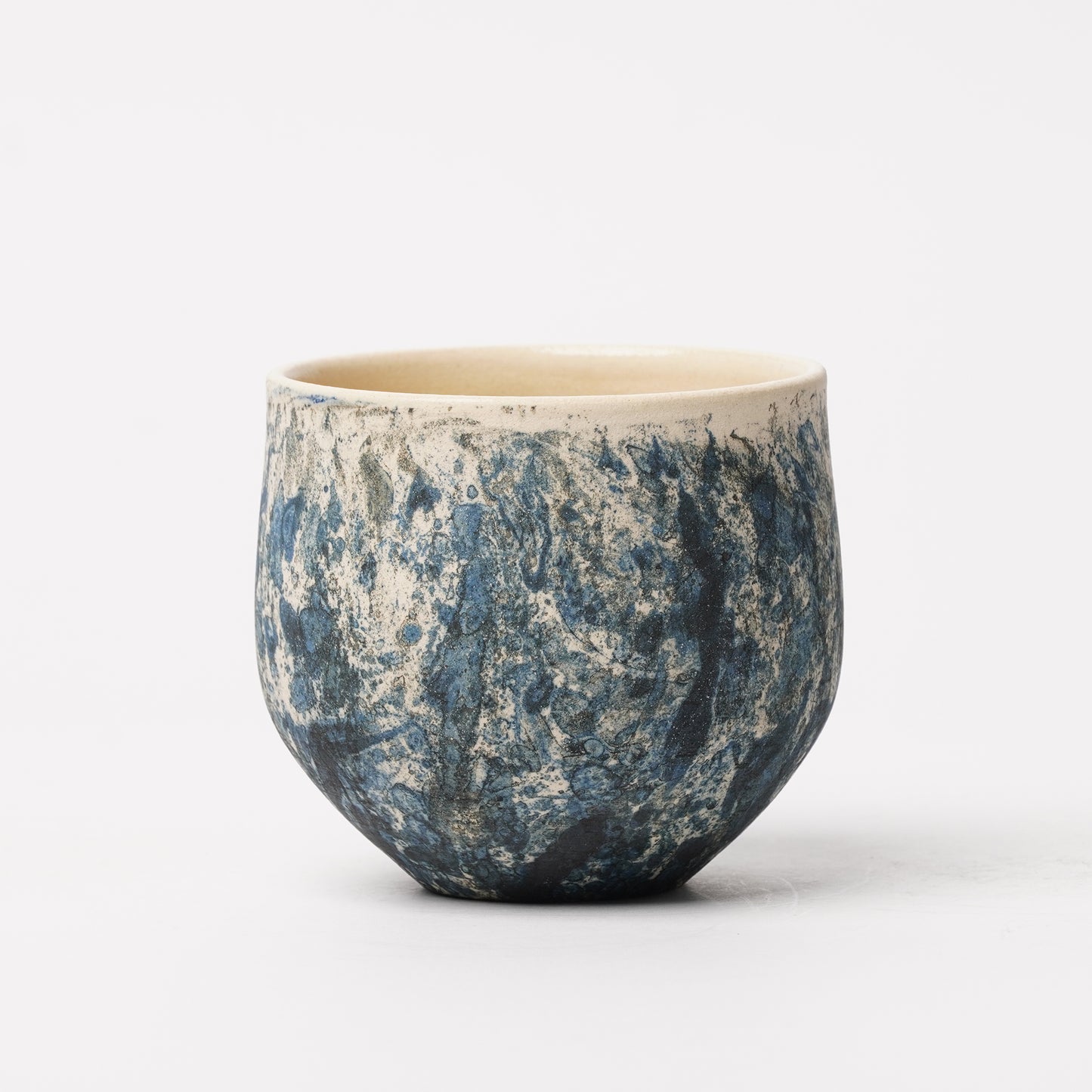 Nobuko Konno Round Cup