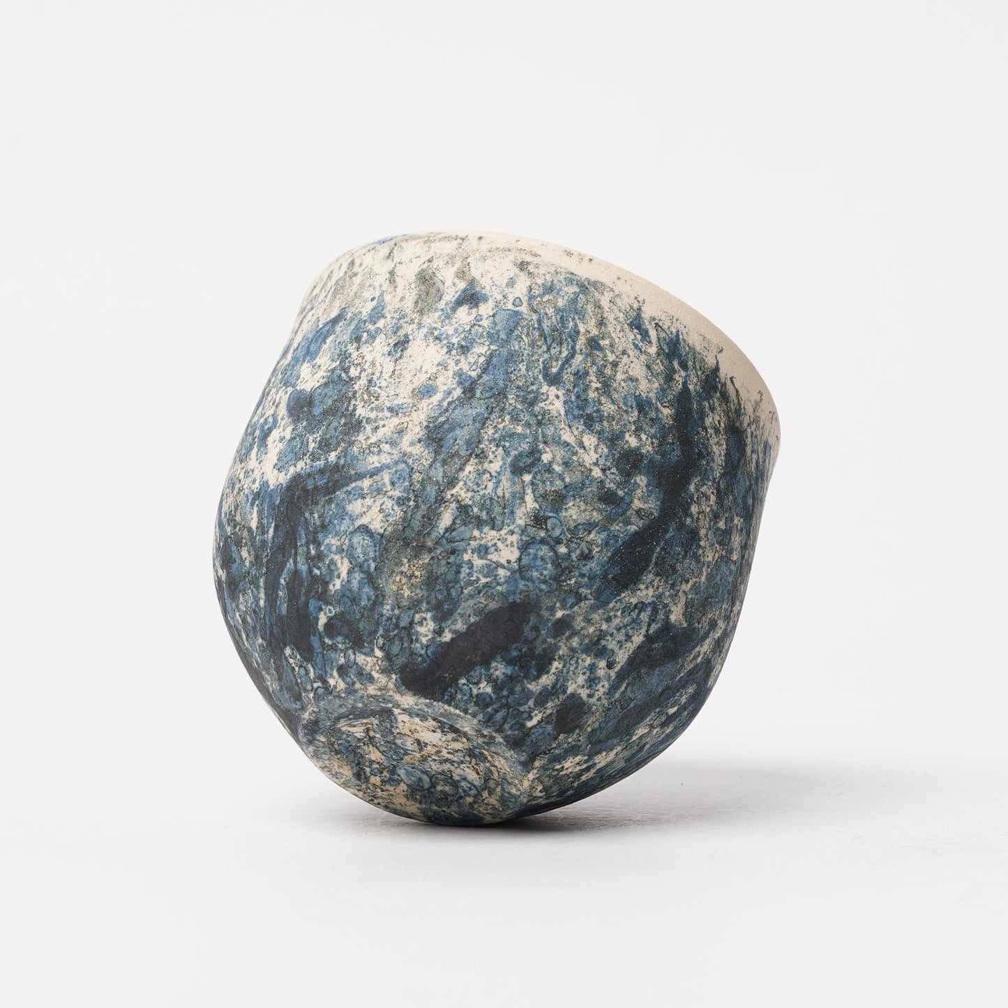 Nobuko Konno Round Cup