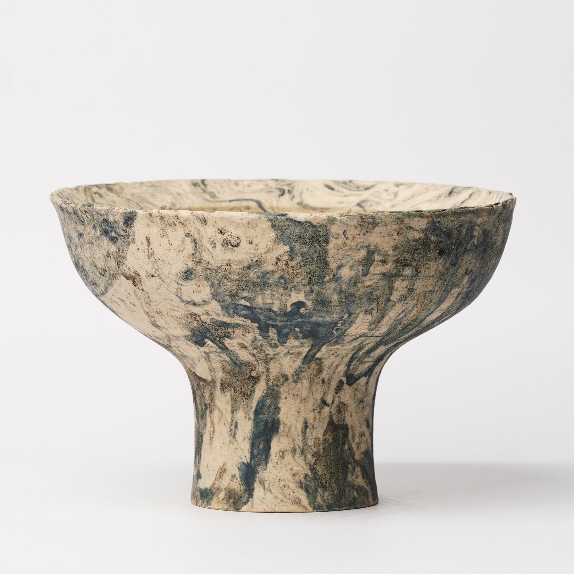 Nobuko Konno – Art on The Table
