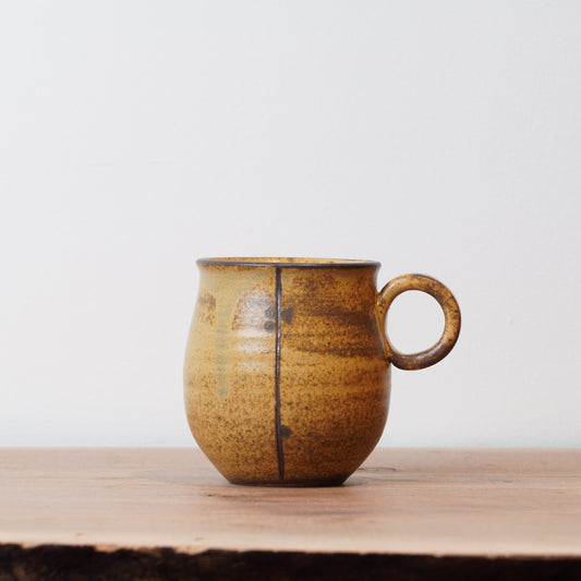 Toshinobu Araya Ryukakugama Round Mug