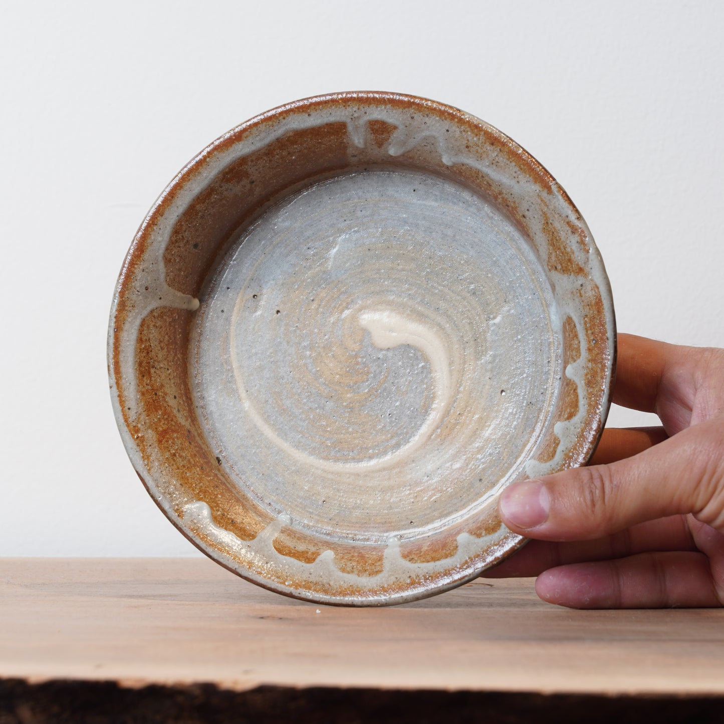 Toshinobu Araya Ryukakugama Hakeme Flat Bowl