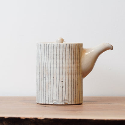 Toshinobu Araya Ryukakugama Kohiki Tea Pot