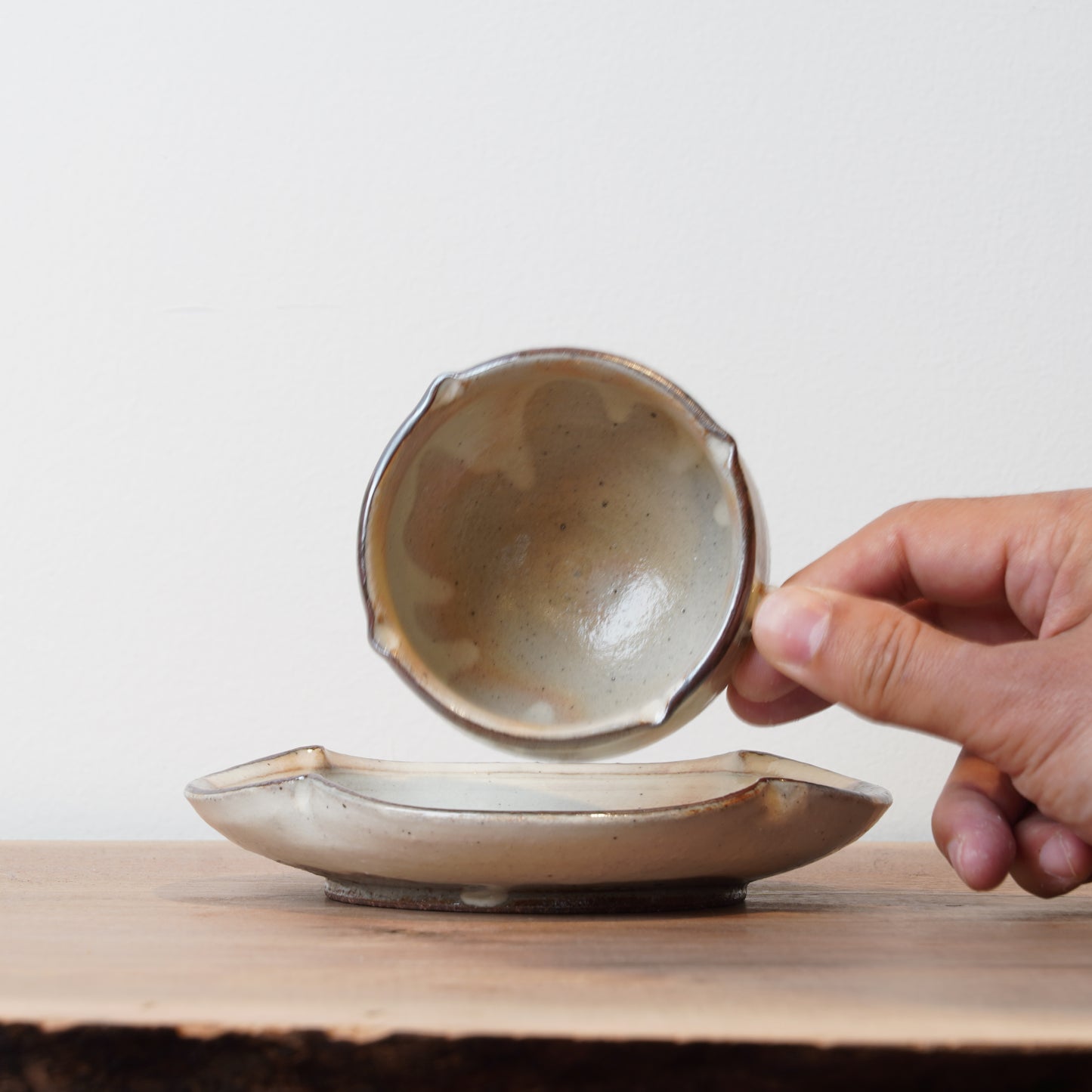 Toshinobu Araya Ryukakugama Cup and Saucer (Mug)
