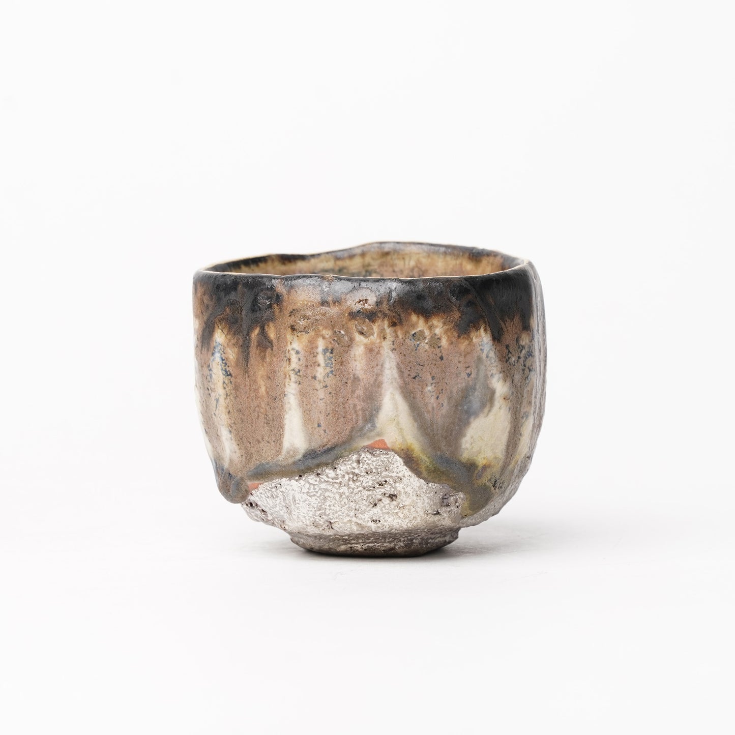 Nobuhito Nakaoka Colored Ash Glaze Guinomi Sake Cup with Silver Gold