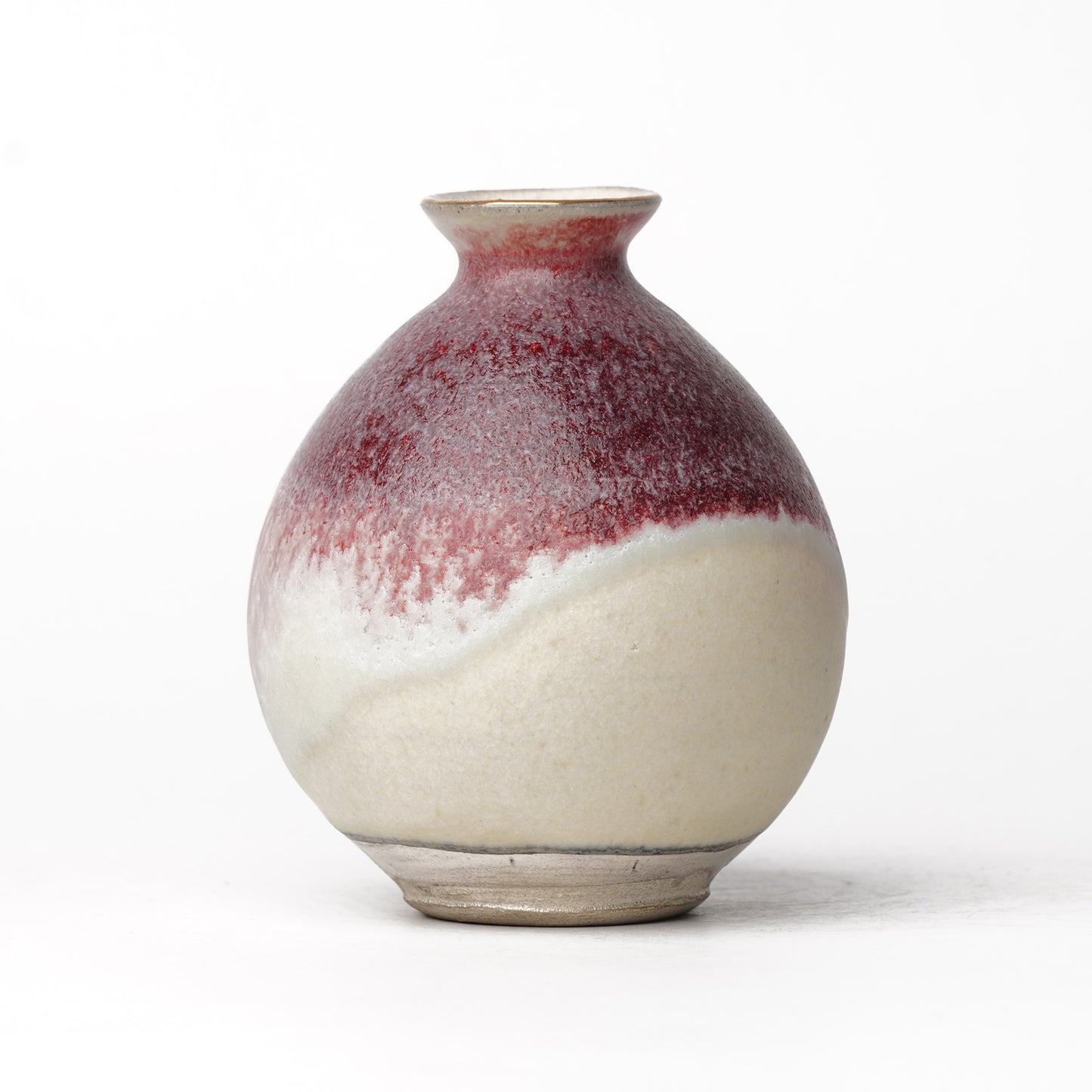 Nobuhito Nakaoka Colored Ash Glaze Tokkuri Sake Saucer with gold