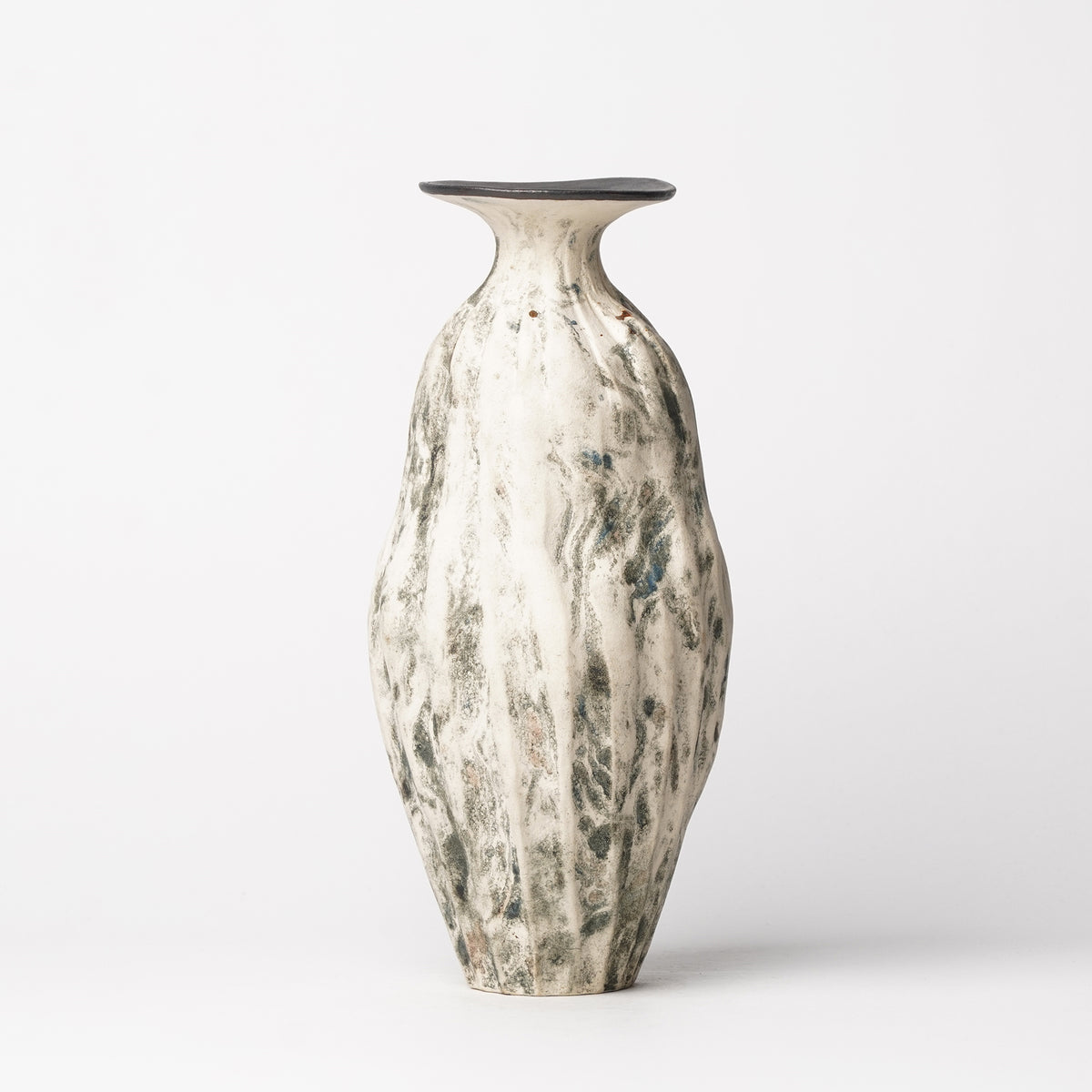 Nobuko Konno Vase