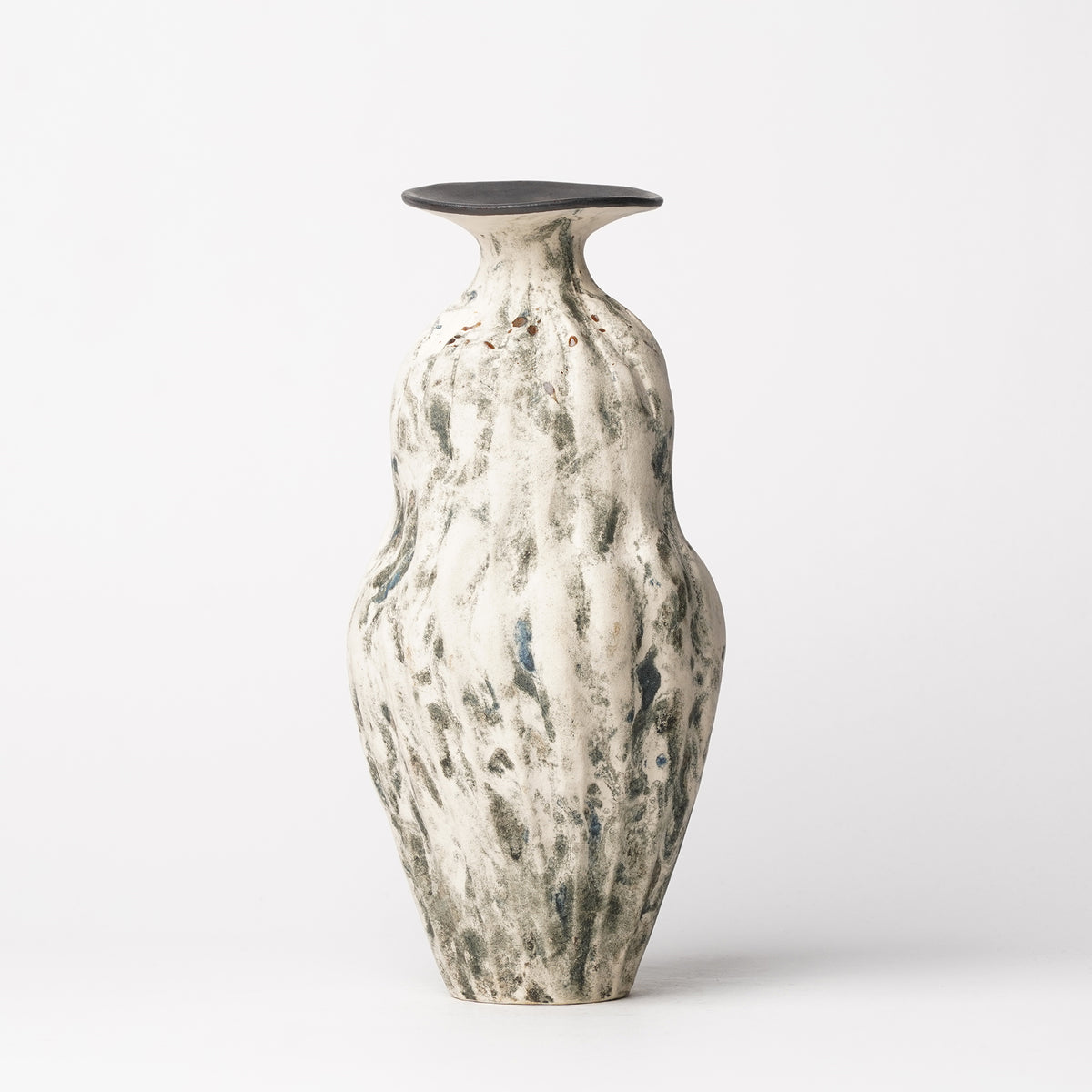 Nobuko Konno Vase