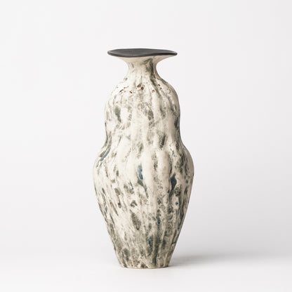 Nobuko Konno Vase