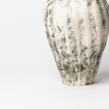 Nobuko Konno Vase