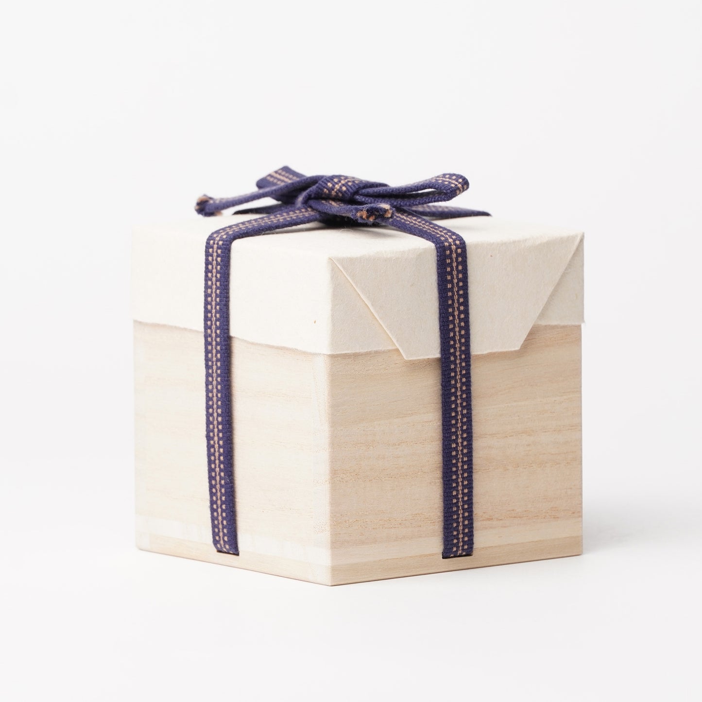 Nobuhito Nakaoka Colored Ash Glaze Guinomi Sake Cup with Silver