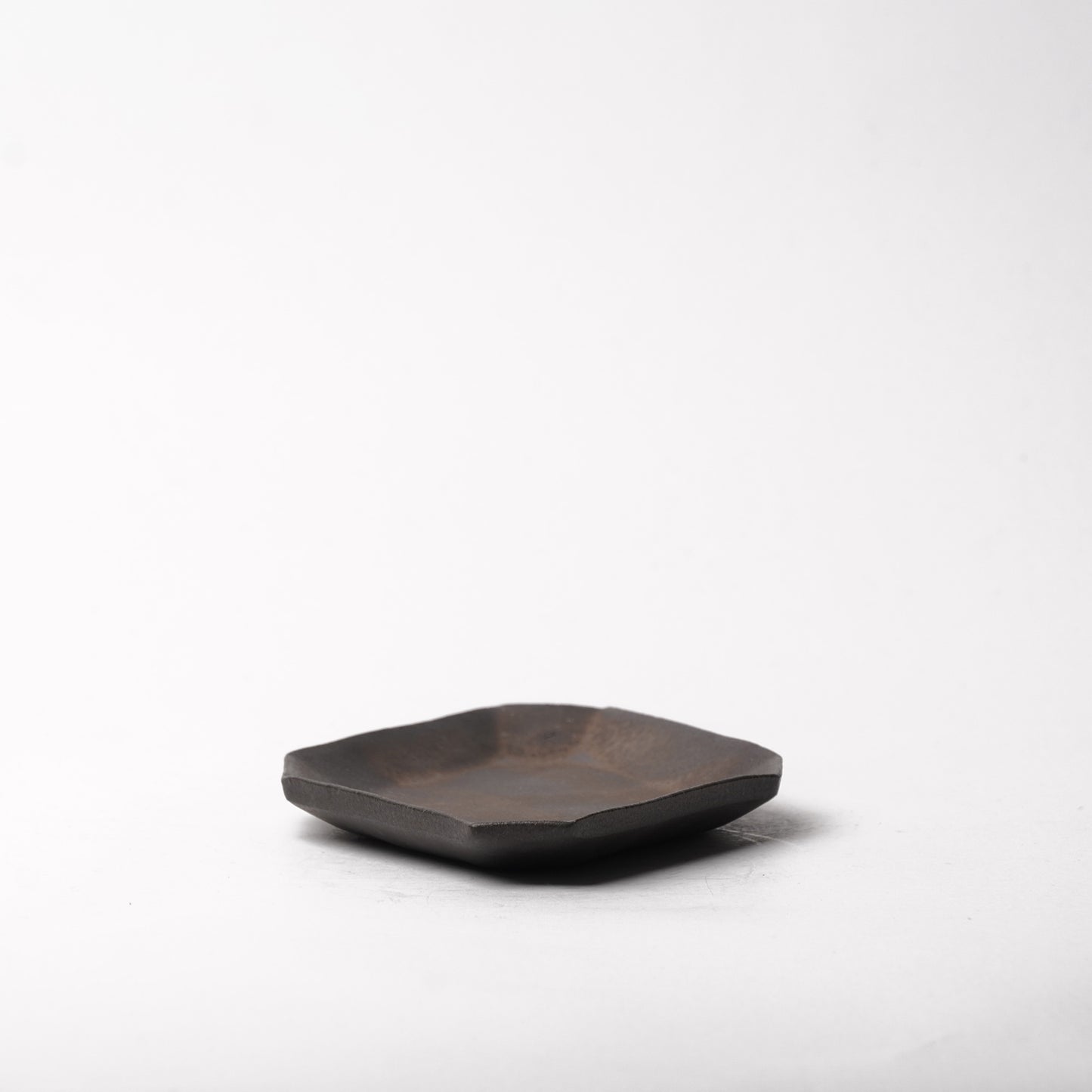 Yuta Tsukamoto diamond-shaped Plate Black
