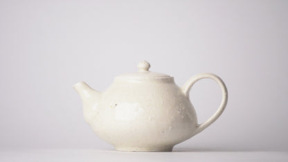 Kaoru Sakurai Tea Pot