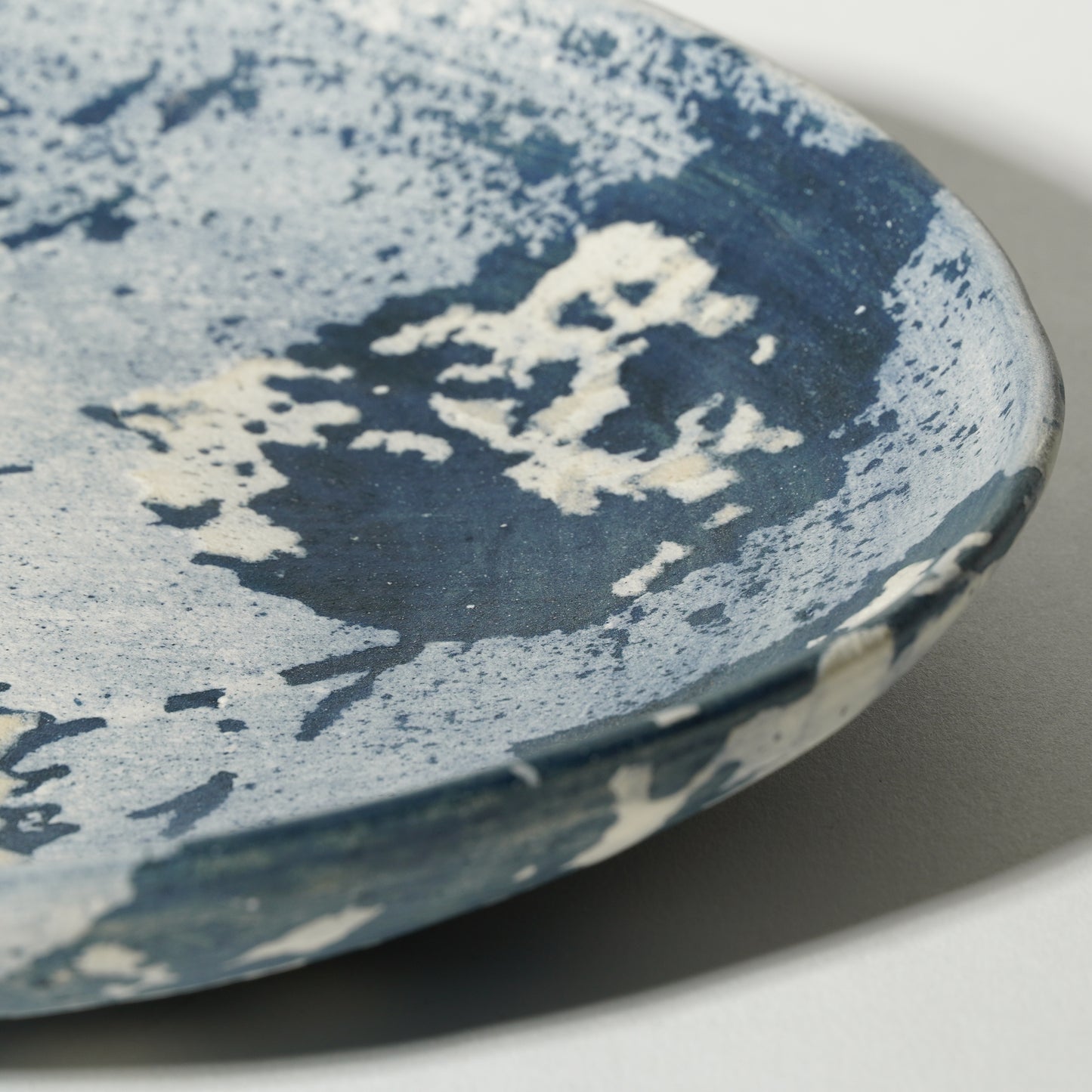 Nobuko Konno Large Round Plate Spot Blue