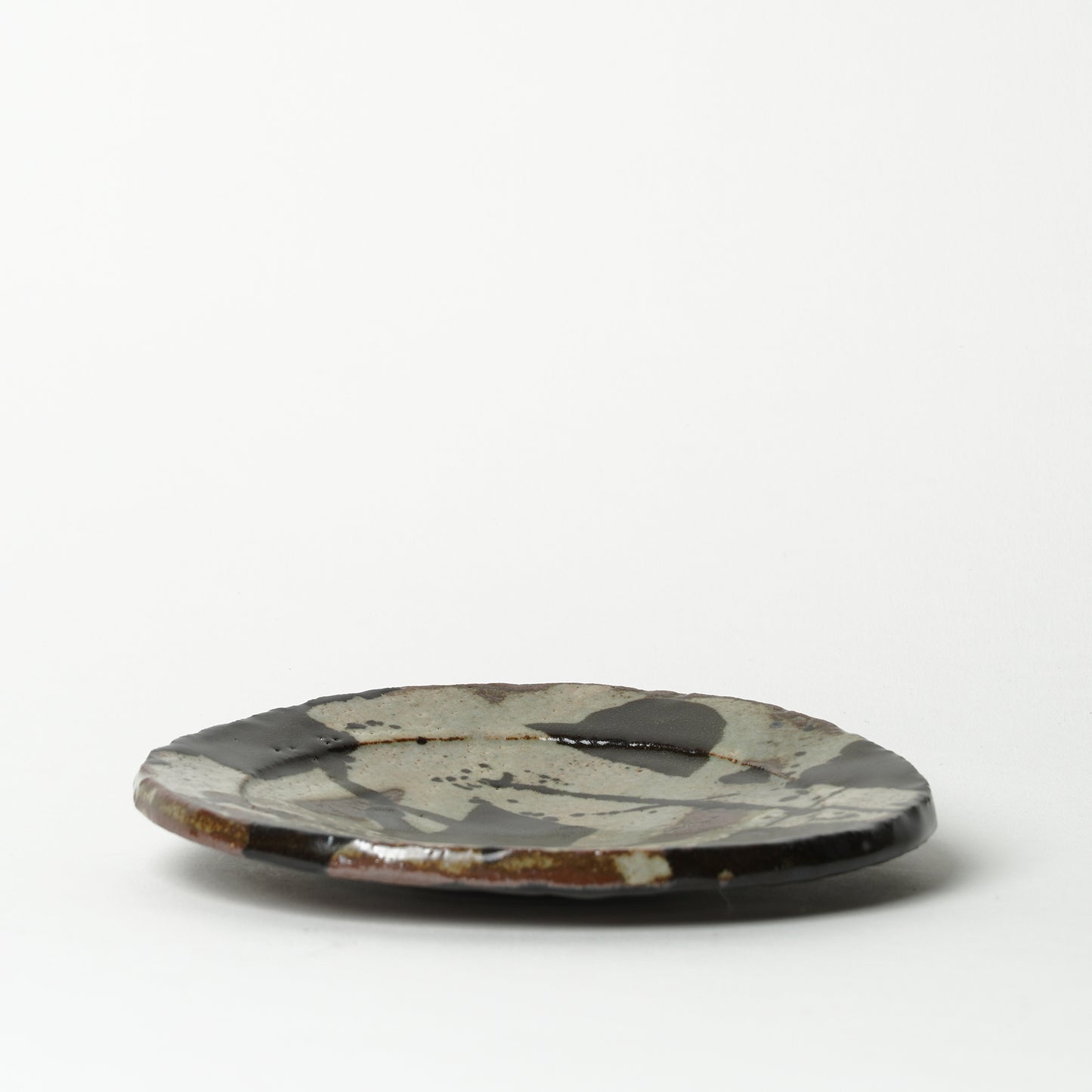 Junri Hamada Kuro Oribe Round Plate M